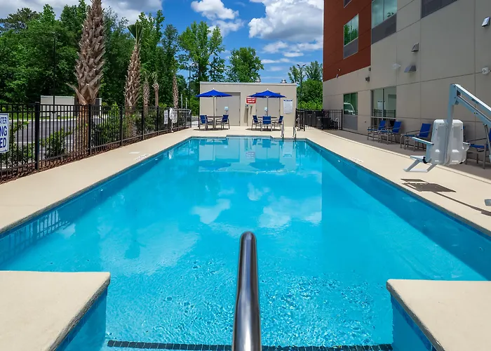 Holiday Inn Express & Suites Latta By Ihg